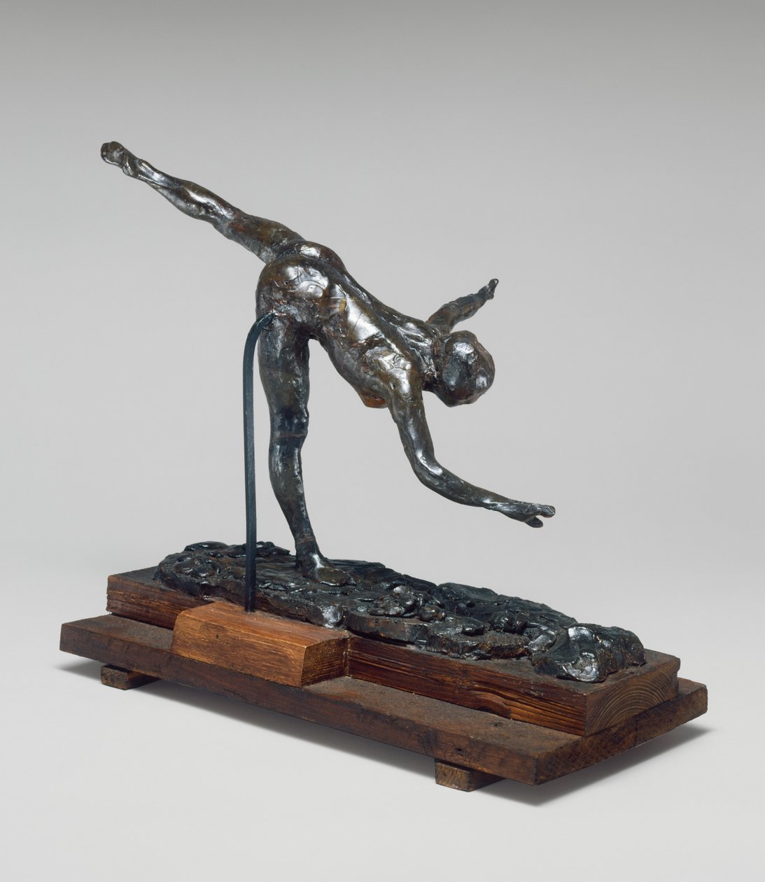 Sağ Bacak Üzerinde Arabesk, Sağ El Yere Yakın, Sol Kol Uzanmış, c. 18851890. by Edgar Degas