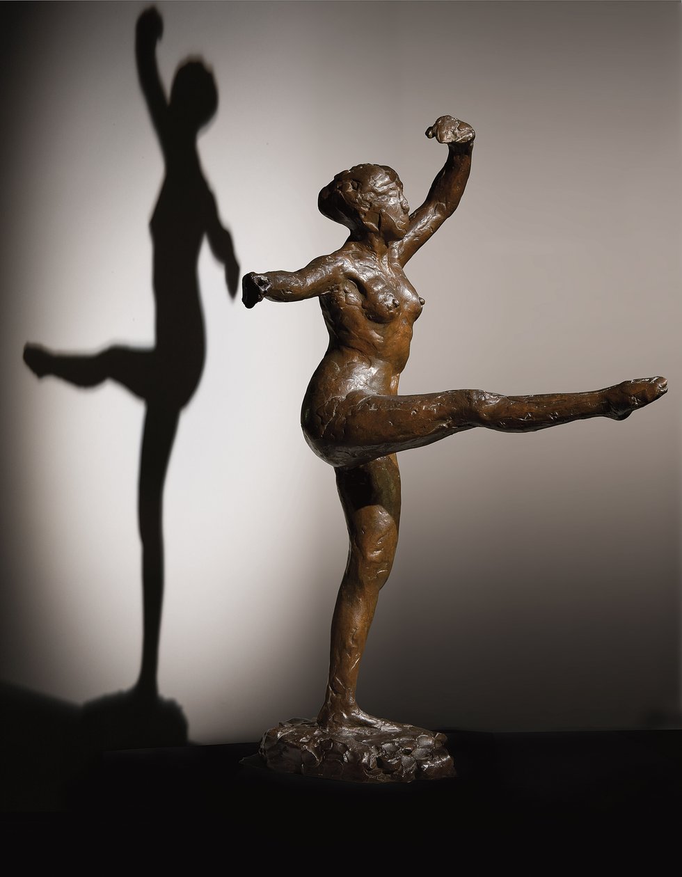 Dansçı, Dördüncü Pozisyon Ön, Sol Bacakta, Üçüncü Çalışma, c. 1882-1885; c.1919-1937 by Edgar Degas