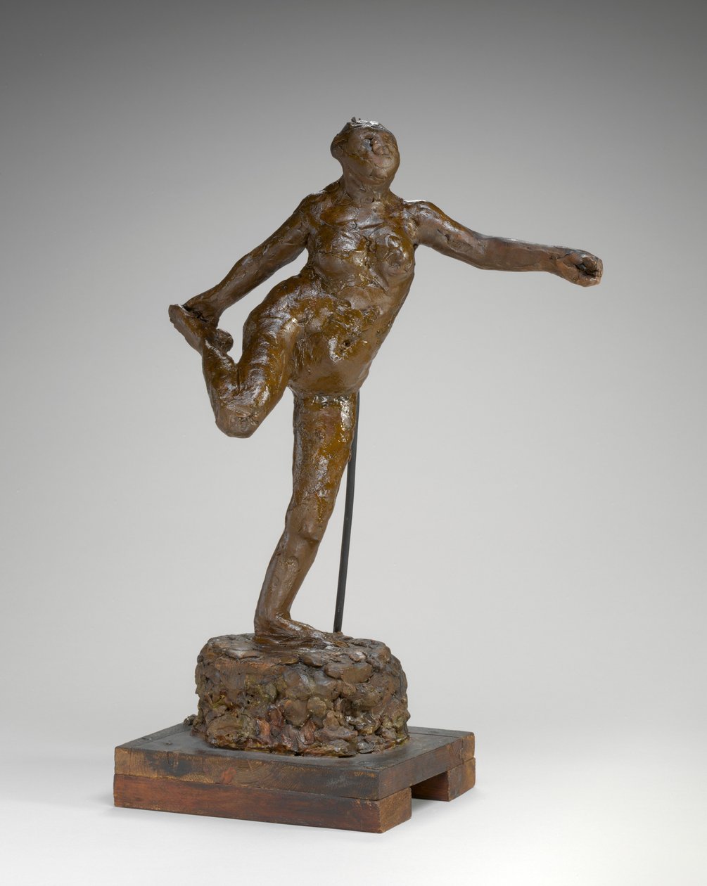 Sağ Ayağını Sağ Eliyle Tutan Dansçı, muhtemelen 19001911. by Edgar Degas