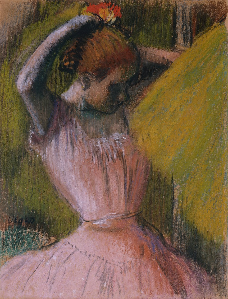 Saçını Düzenleyen Dansçı, c.1900-1912 (gerilmiş kağıda serilmiş kağıt üzerine pastel) by Edgar Degas