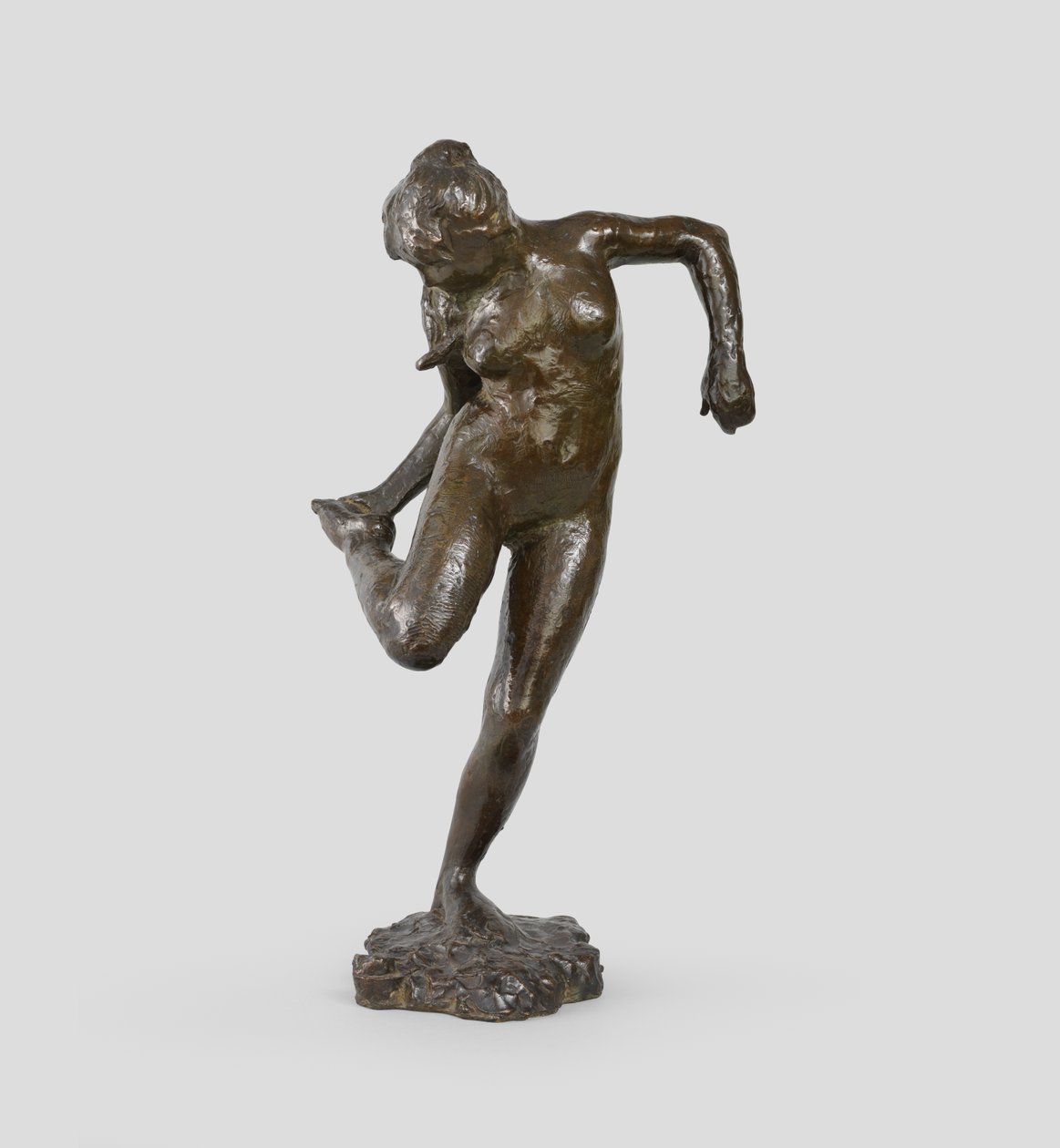 Sağ ayağının tabanına bakan dansçı, 1895-1903 by Edgar Degas