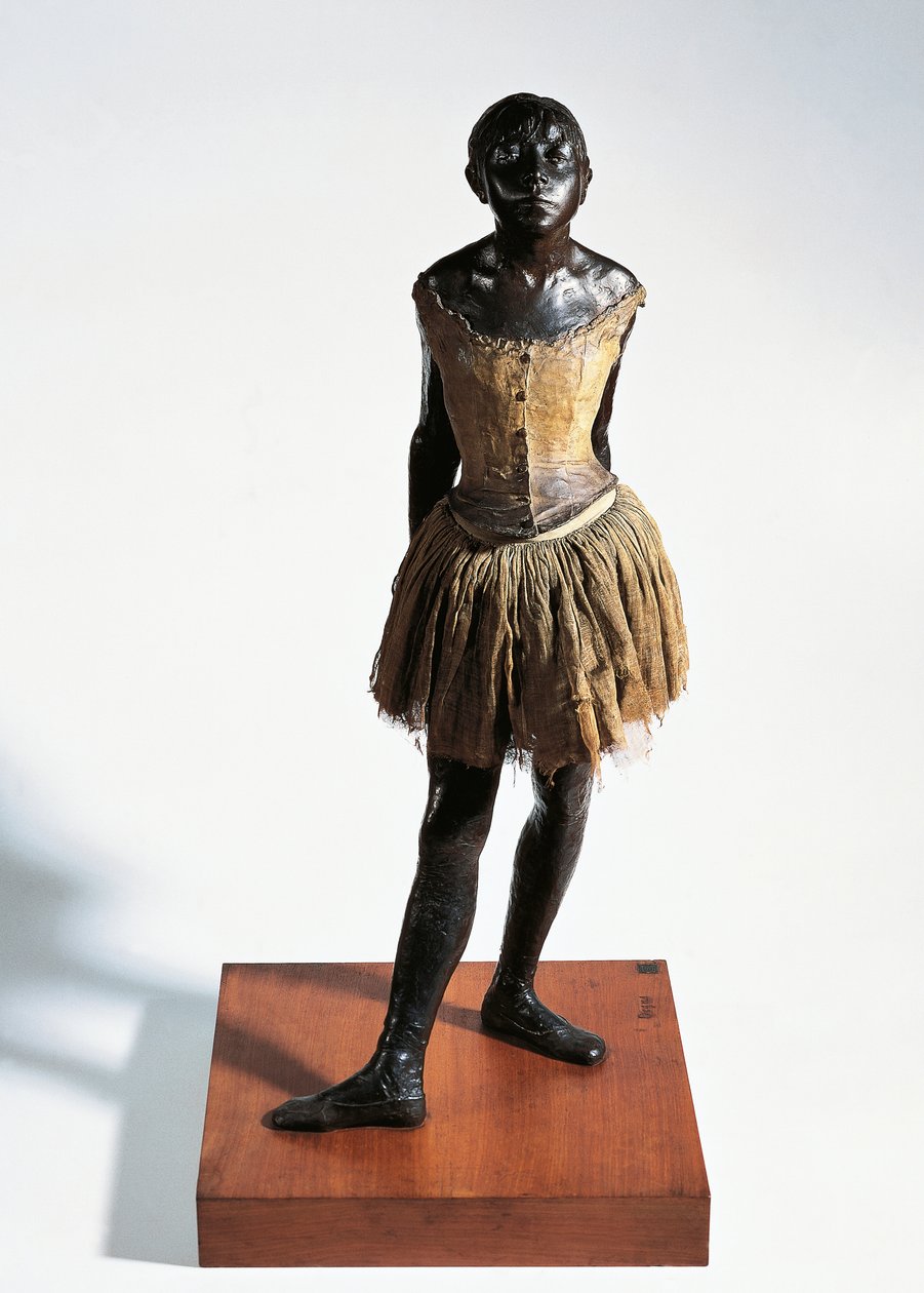 14 Yaşında Küçük Dansçı, 1880 dolaylarında, Edgar Degas (1834-1917), bronz heykel ve tül by Edgar Degas