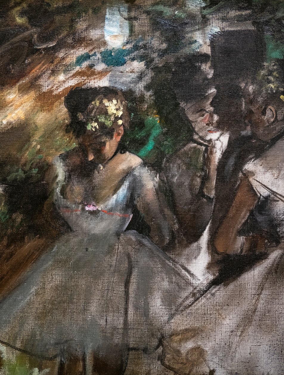Sahne arkasında üç dansçı (detay). 1880-1885. Tuval üzerine yağlıboya. by Edgar Degas