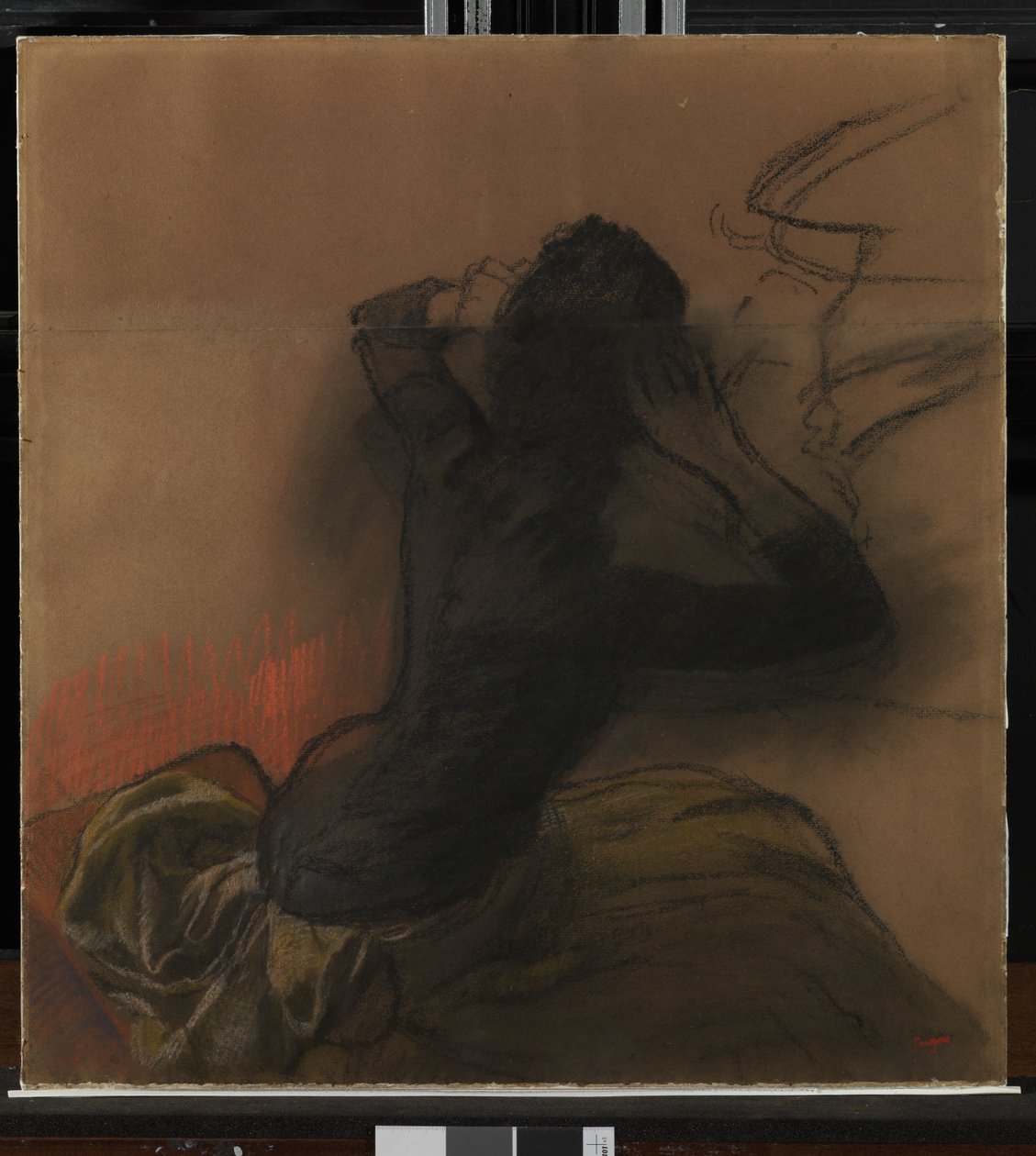 Saçını düzelten kadın, 1884 dolayları by Edgar Degas