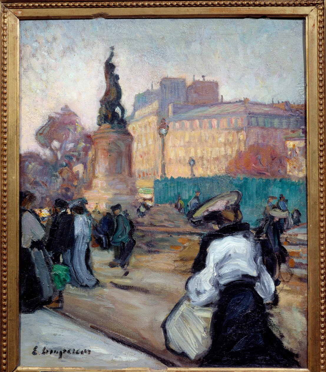 Cumhuriyet Meydanı. Edmond Lemperor