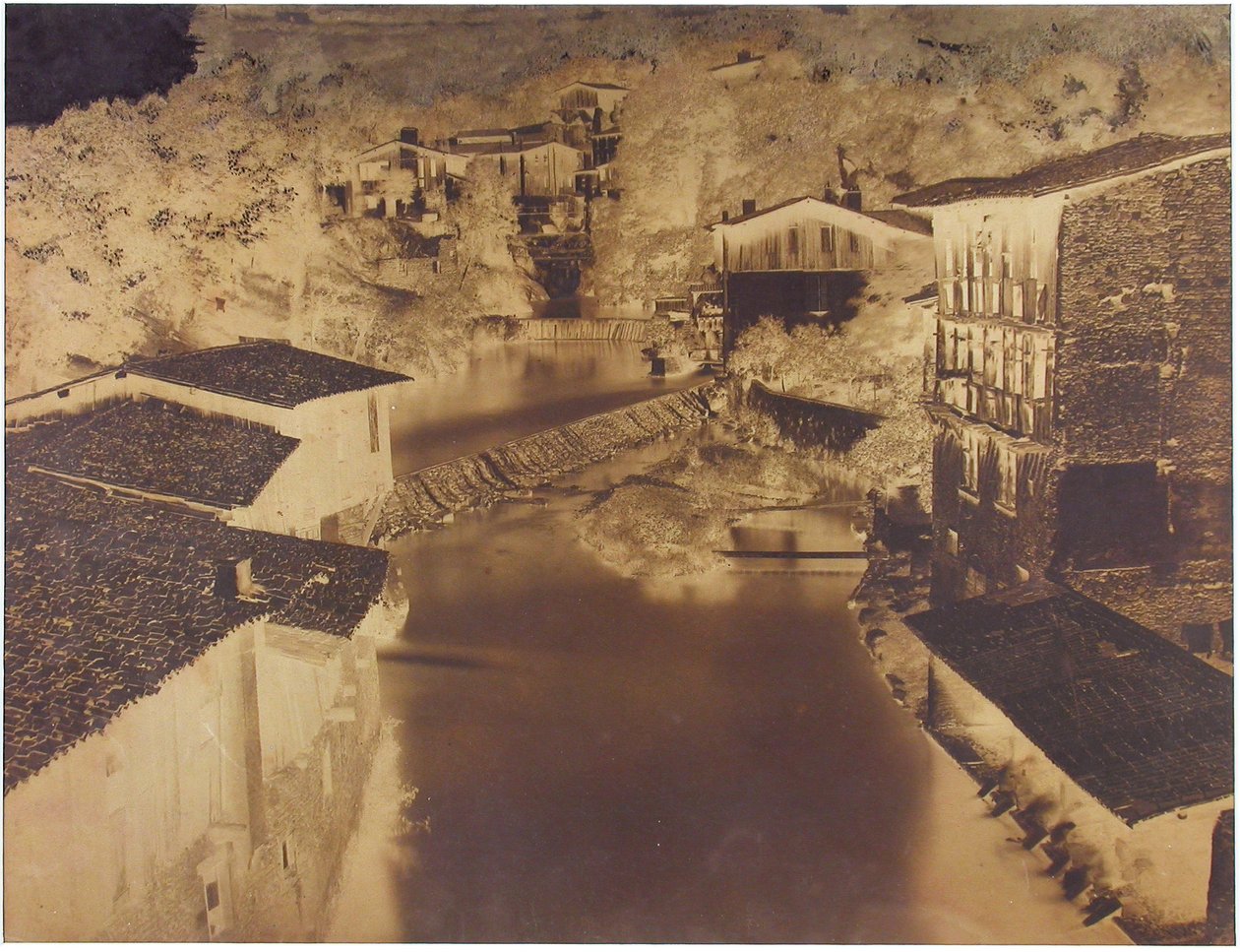 İsimsiz [nehir kenarındaki evler, muhtemelen İtalya veya Fransa], 1854. by Édouard Baldus
