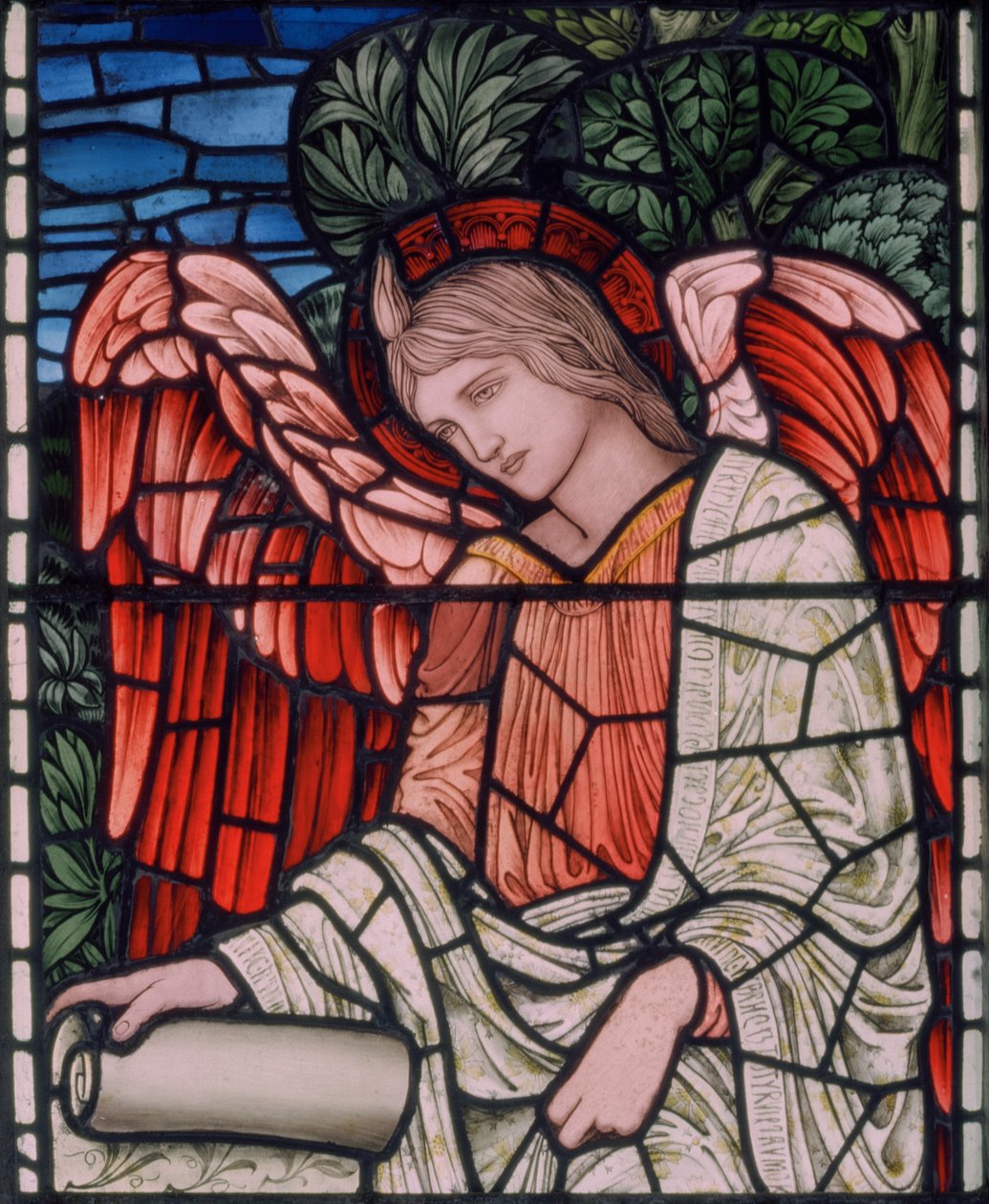 Birmingham, Acocks Green, St Mary The Virgin, Morris & Co., Edward Burne-Jones, John Henry Dearle (1859-1932), Angel with Scroll, detay, 1895 by Edward Coley and Dearle Burne Jones