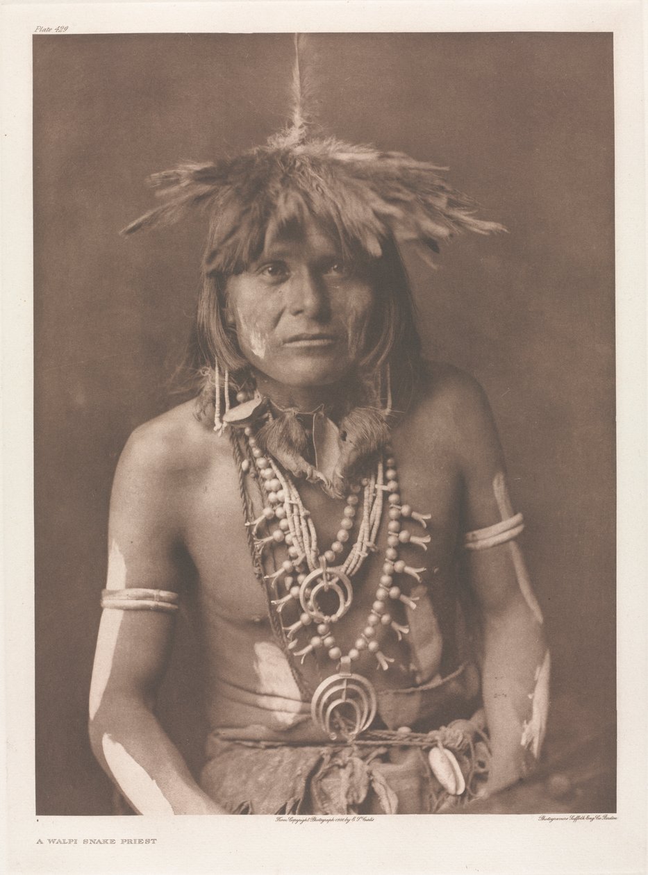 Portföy XII, Levha 429: Bir Walpi Yılan Rahibi by Edward S. Curtis