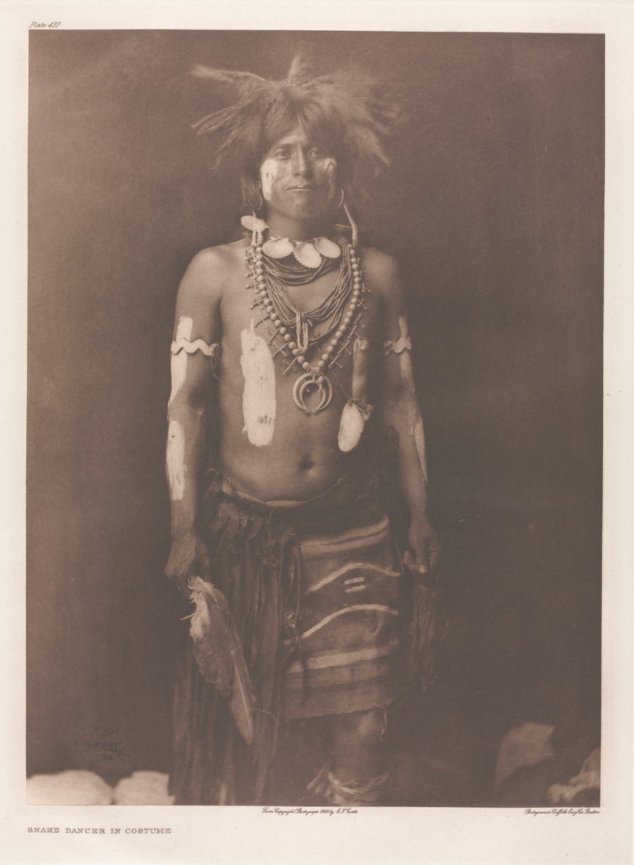 Portföy XII, Plaka 430: Kostümlü Yılan Dansçısı by Edward S. Curtis