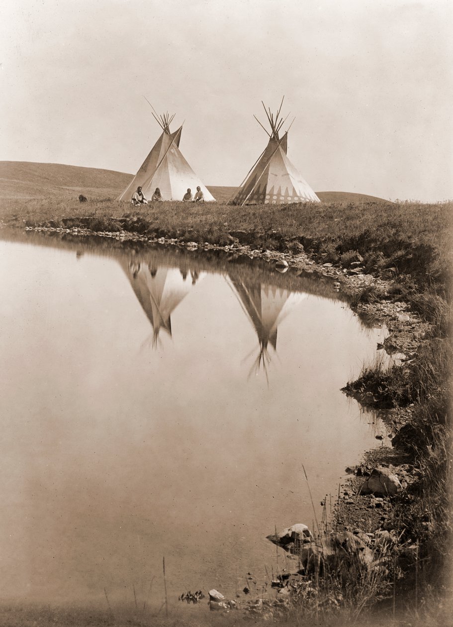 Suyun Kenarında—Piegan, Edward S. Curtis, c.1910 (gümüş baskı) by Edward Sheriff Curtis