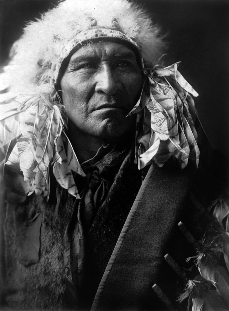Ekmek, Apsaroke kızılderili, c. 1908, fotoğraf Edward S. Curtis by Edward Sheriff Curtis