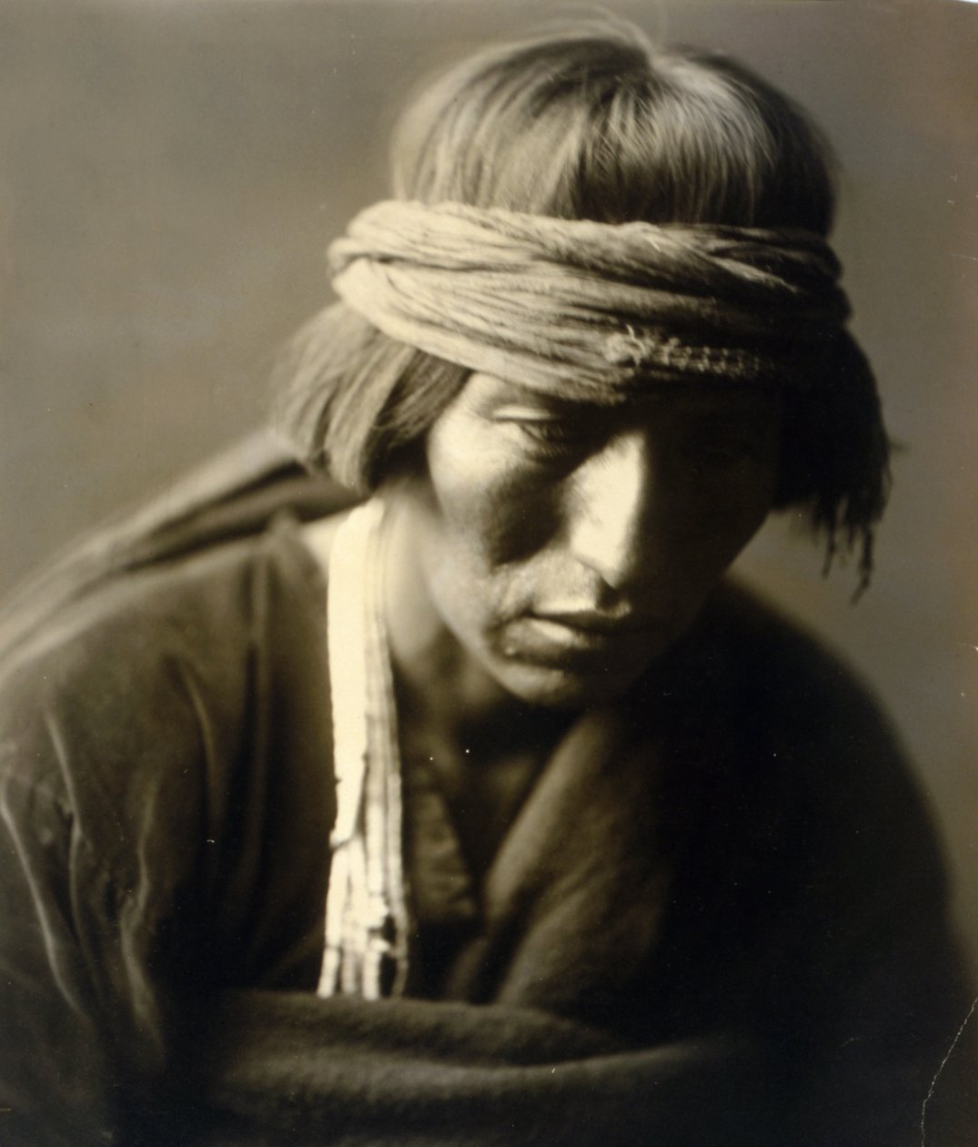 Hastobiga, Navaho Tıp Adamı by Edward Sheriff Curtis