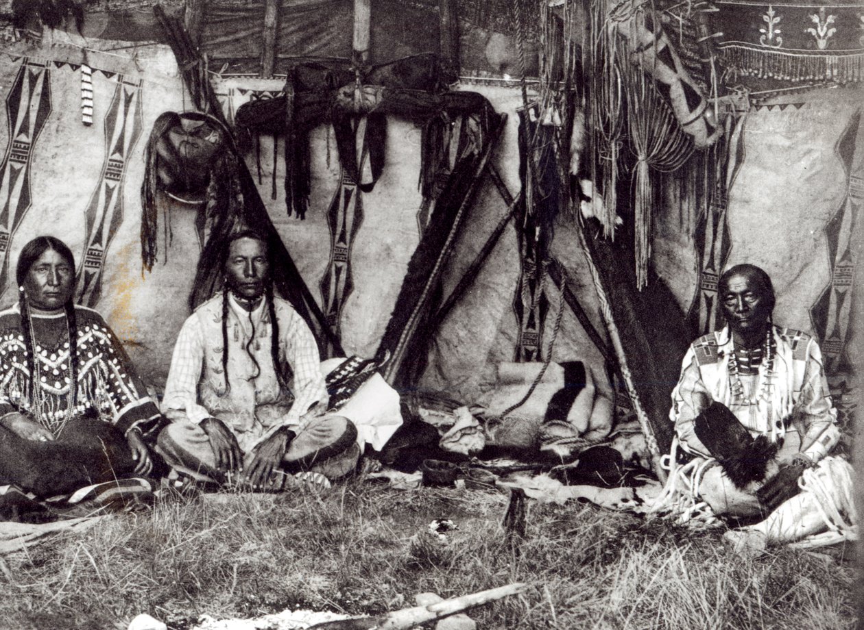 Piegan Lodge İç by Edward Sheriff Curtis