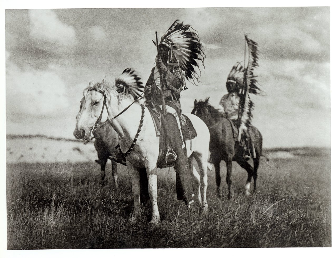 Sioux Chiefs, "Kuzey Amerika Kızılderilisi"nden bir tabak by Edward Sheriff Curtis