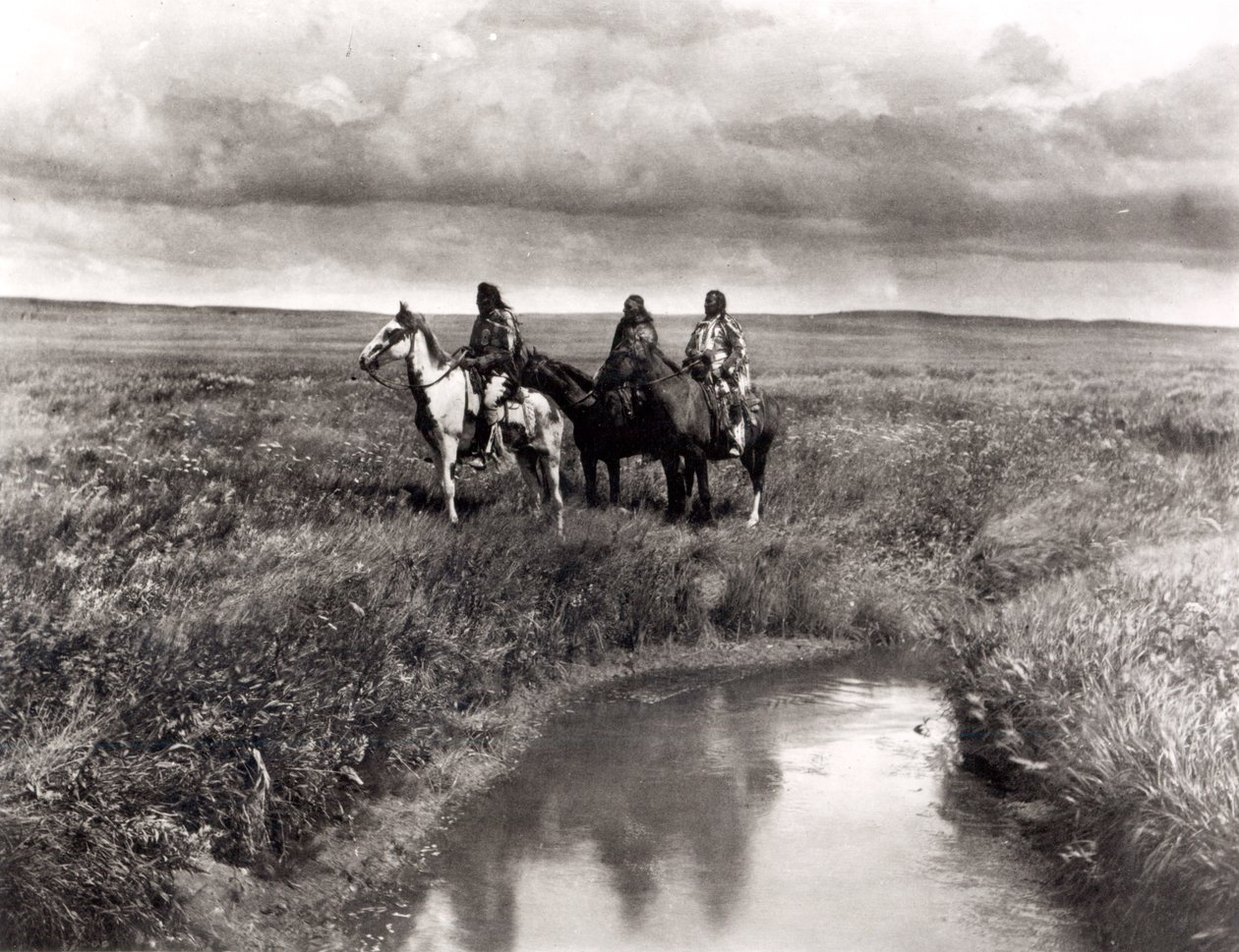 Üç Kızılderili Şefi, 1900 dolayları (fotogravür) (siyah beyaz fotoğraf) by Edward Sheriff Curtis