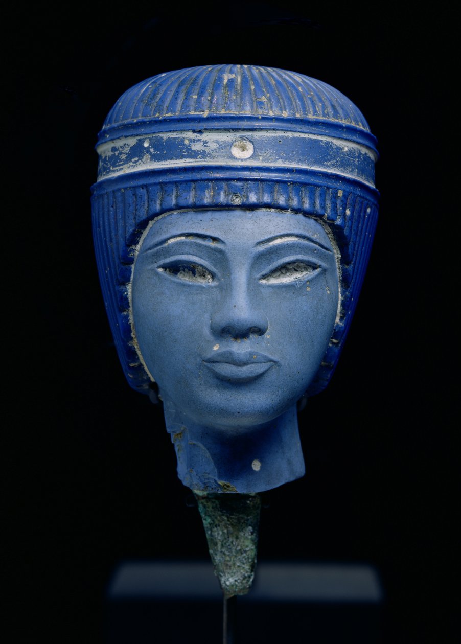 Aslen Tutankhamun (preslenmiş cam) olduğu düşünülen sahte kraliyet başı (ayrıca bkz. 93797) by Egyptian