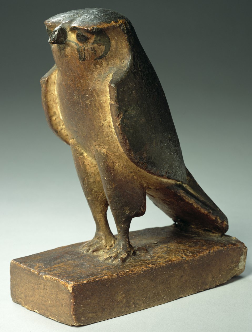Falcon, Geç Dönemden Ptolemaios Dönemine, MÖ 664-30 (boyalı ahşap) by Egyptian