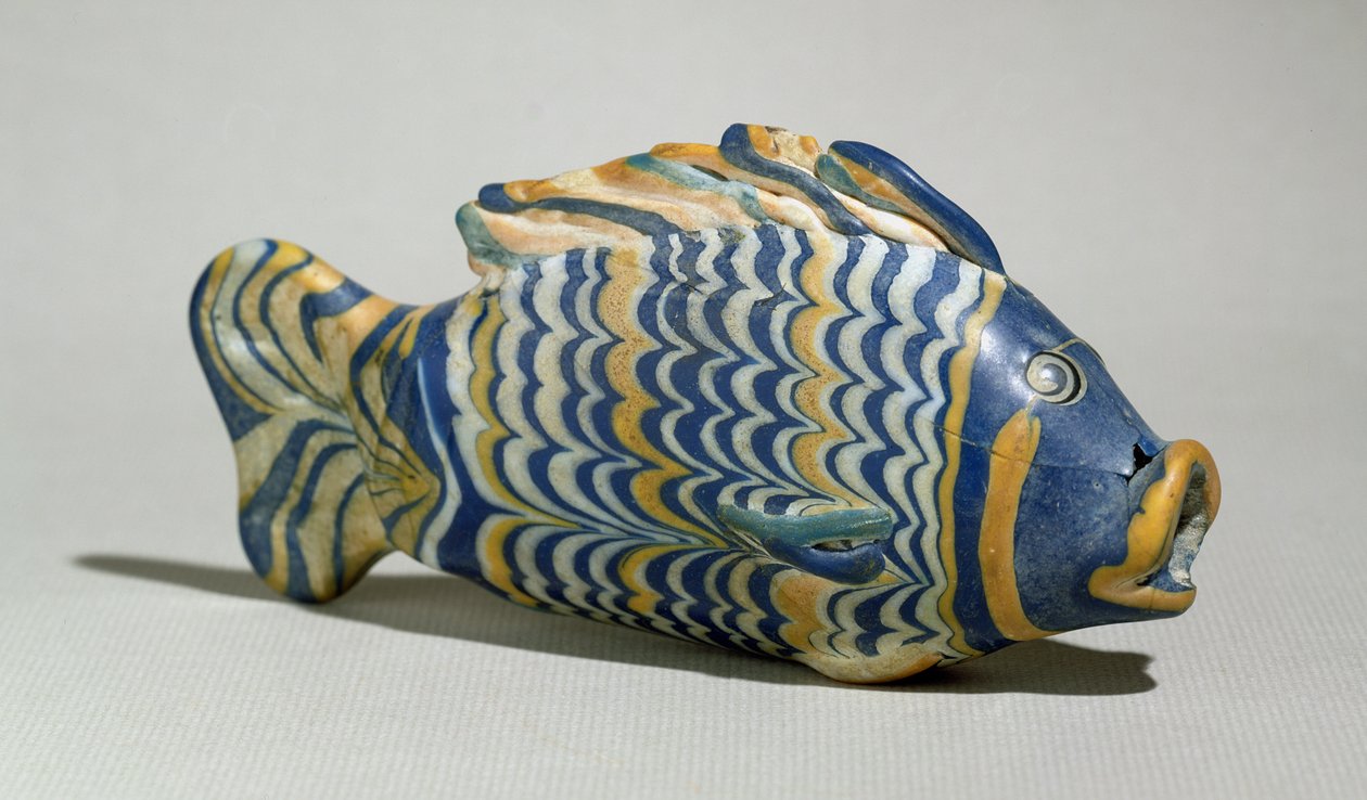 Tell el-Amarna, New Kingdom, c.1390-1336 M.Ö. (polikrom cam) balık şeklinde kozmetik kap (ayrıca bkz. 348552) by Egyptian 18th Dynasty