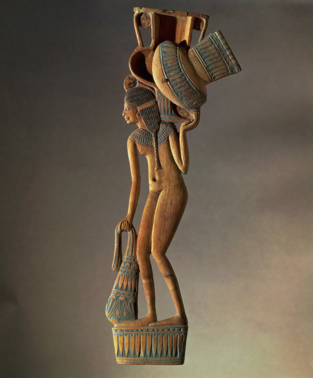 Kapaklı kaseyi oluşturan bir kap taşıyan genç kız şeklinde saplı düzleştirilmiş kaşık, New Kingdom (ahşap) by Egyptian 18th Dynasty