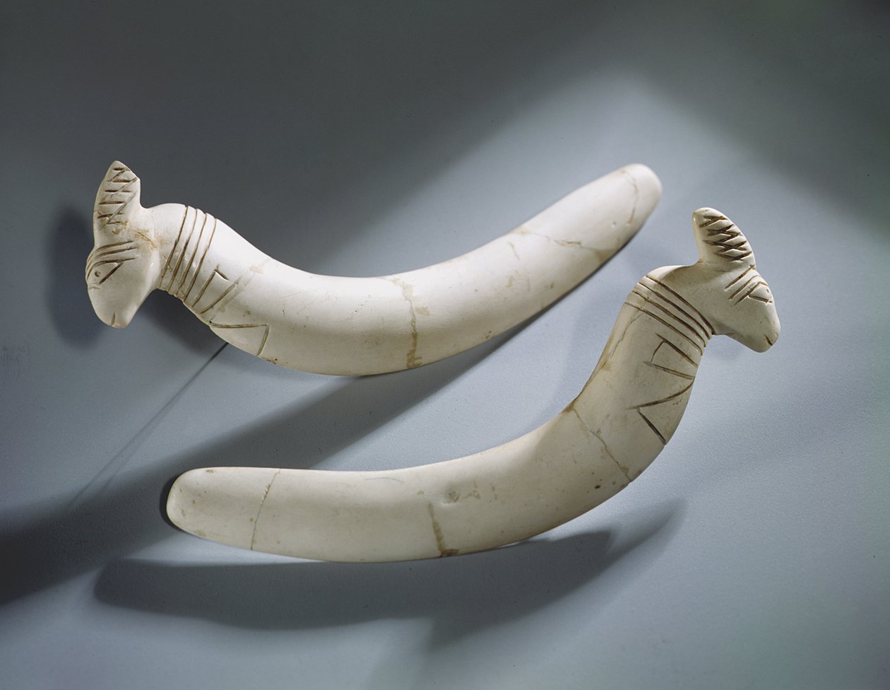 Bir çift kastanyet, Tinite Dönemi (su aygırı fildişi) by Egyptian 1st Dynasty