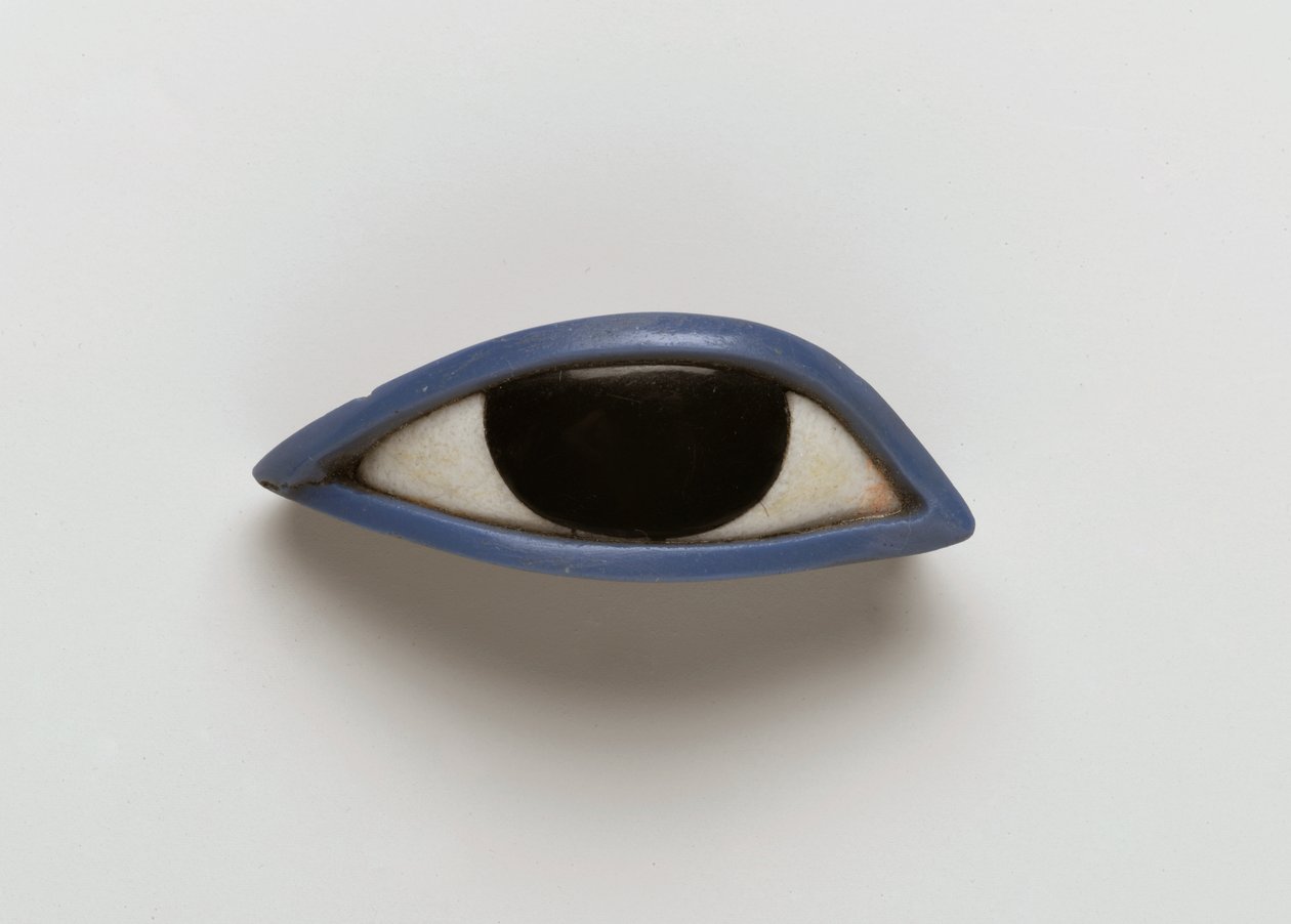 Antropoid bir tabuttan sağ göz (obsidiyen, kristal ve mavi cam) by Egyptian