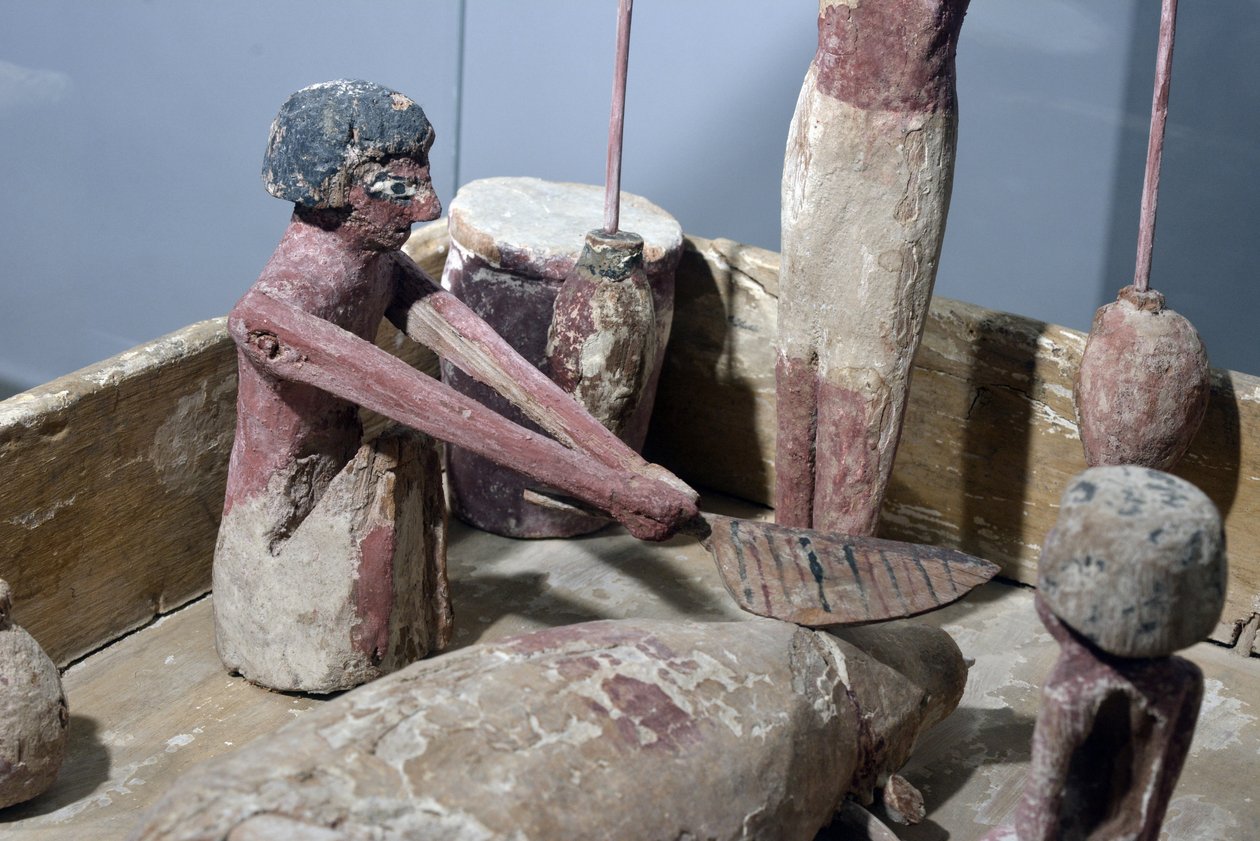 Bir kasap dükkânının modelinden detay, Mısır, MÖ 2000-1700 dolayları by Egyptian 12th Dynasty