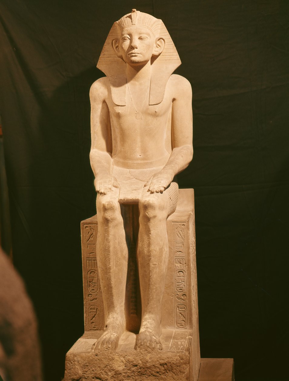 Oturan Amenemhat III Heykeli (MÖ 1843-1798) (kireçtaşı) by Egyptian 12th Dynasty