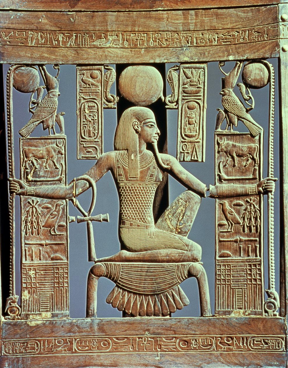 Tutankhamun'un mezarından (MÖ 1370-52) milyonlarca yıllık ruhu betimleyen bir sandalyenin arkası, Yeni Krallık (sedir ağacı) (ayrıca bkz. 227983) by Egyptian 18th Dynasty
