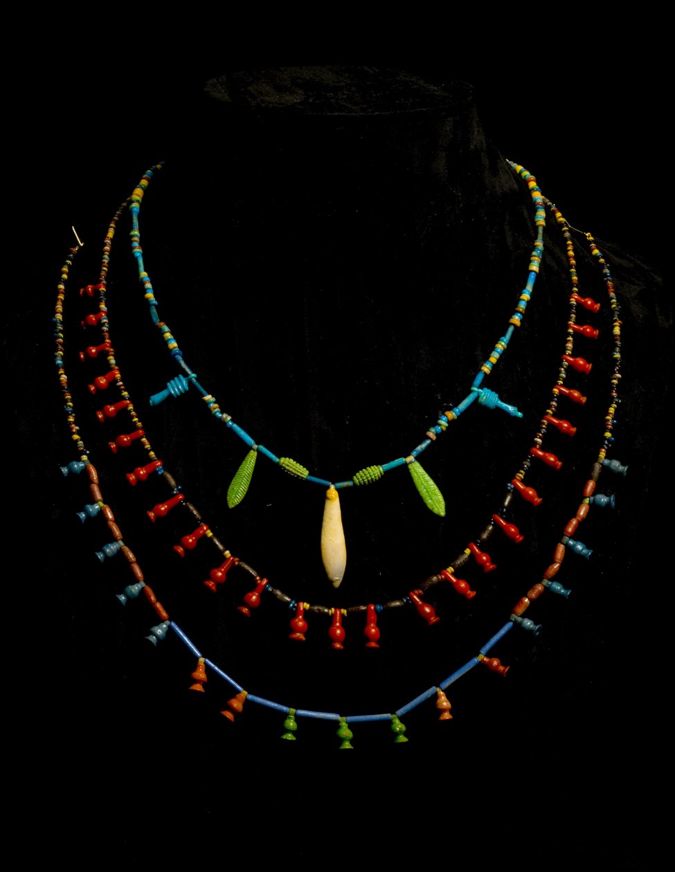 Boncuk kolyeler, Yeni Krallık (fayans) by Egyptian 18th Dynasty