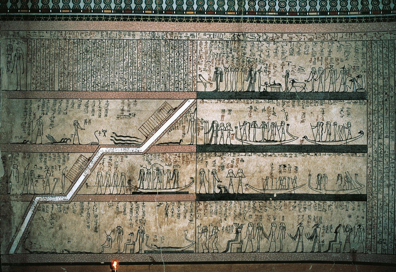 Doğu duvarındaki mezar odalarında Amduat Kitabı'nı, güneş teknesinin yolculuğunu betimleyen freskler by Egyptian 18th Dynasty