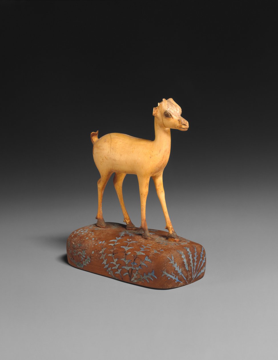 Gazel, c. 1390-1353 M.Ö. (fil Fildişi, ahşap, mavi pigment kakma) by Egyptian 18th Dynasty