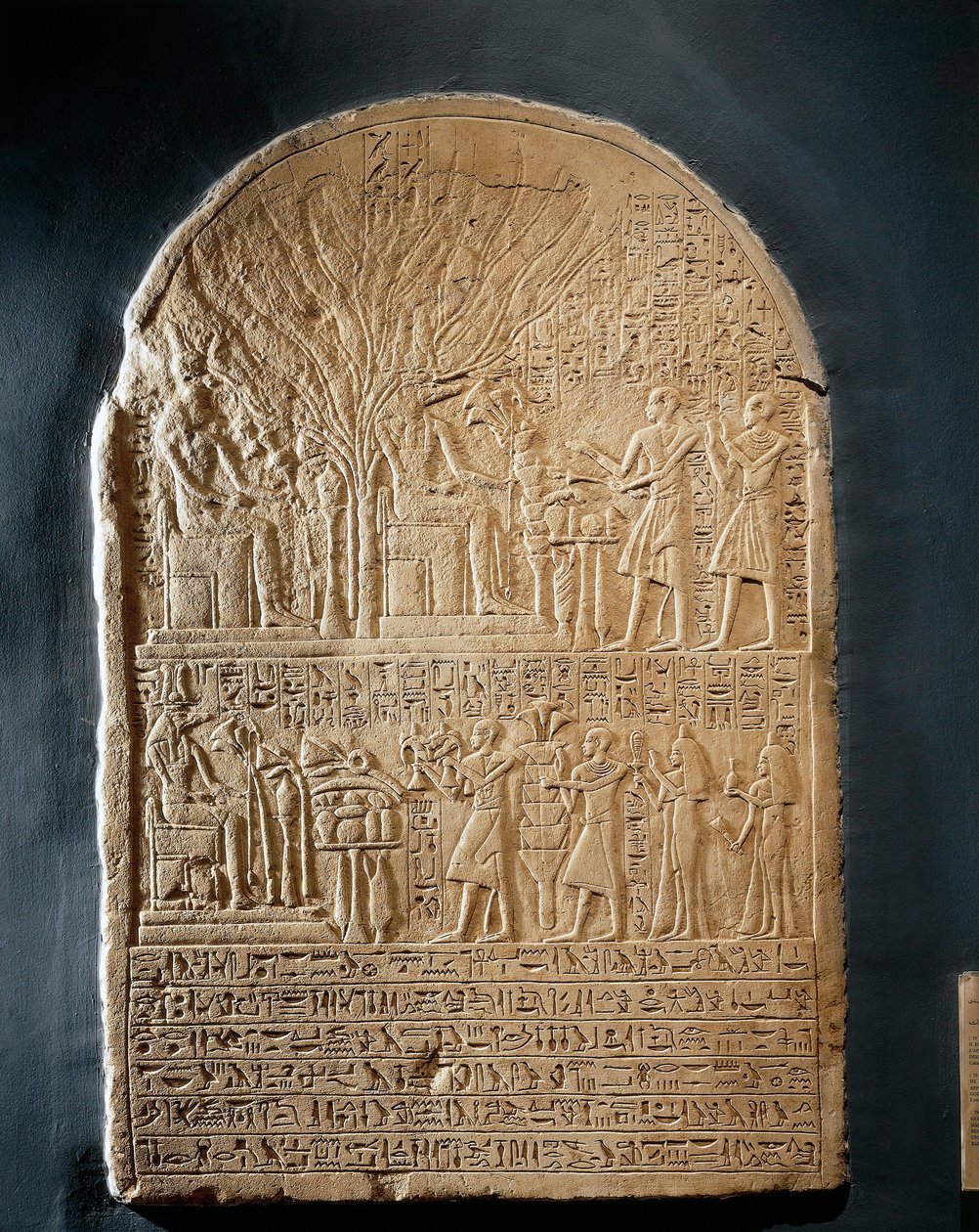 Dahamcha#39;daki Sobek Tapınağı#39;ndan Sobek Başrahibinin kireçtaşı steli by Egyptian 18th Dynasty