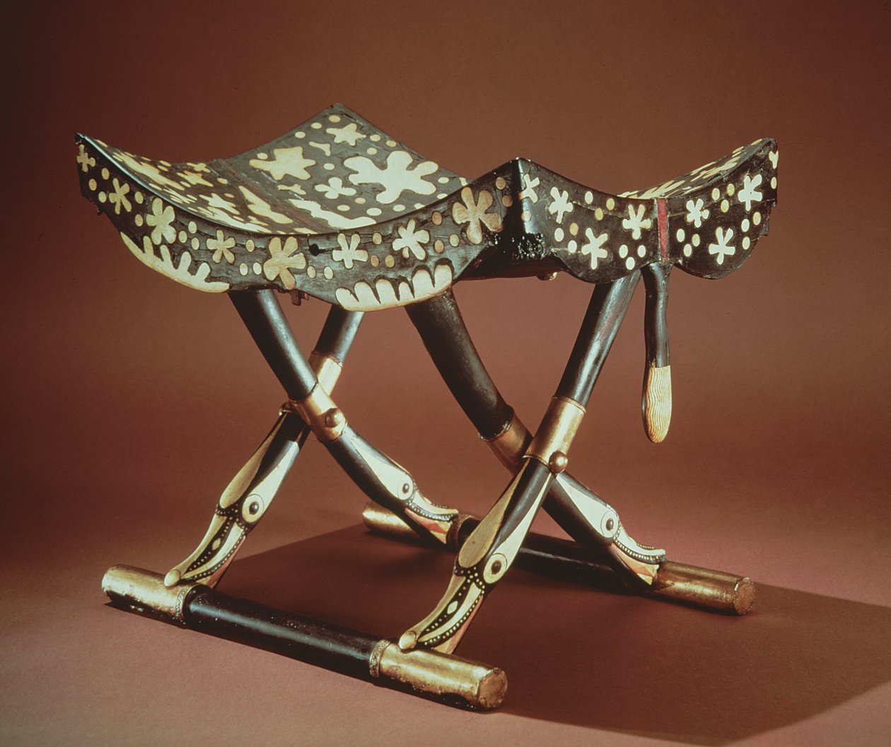 Model katlanır tabure, Tutankhamun Mezarı, Yeni Krallık (fildişi kakmalı abanoz) by Egyptian 18th Dynasty