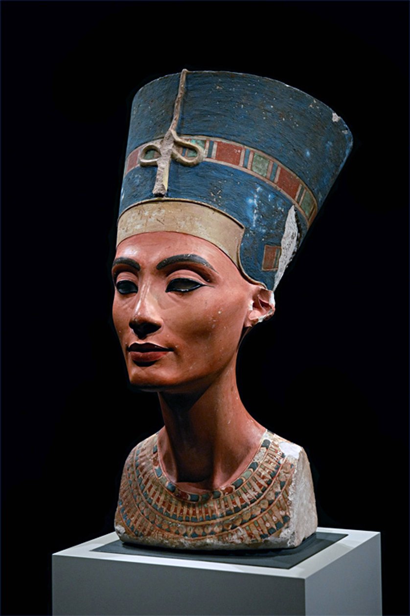 Nefertiti (MÖ 14. yüzyıl) Firavun Akhenaton