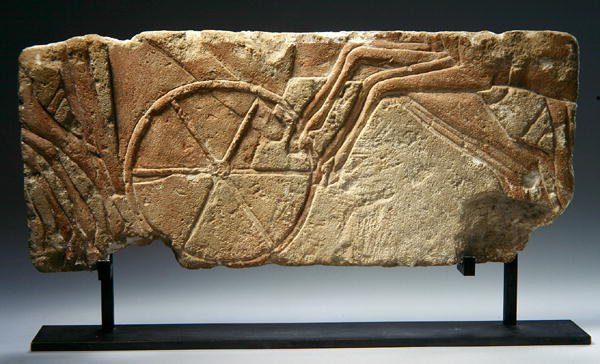 Kraliyet alayının bir bölümünü gösteren kabartma, Yeni Krallık, Amarna Dönemi (MÖ 1353-37) (kireçtaşı) by Egyptian 18th Dynasty
