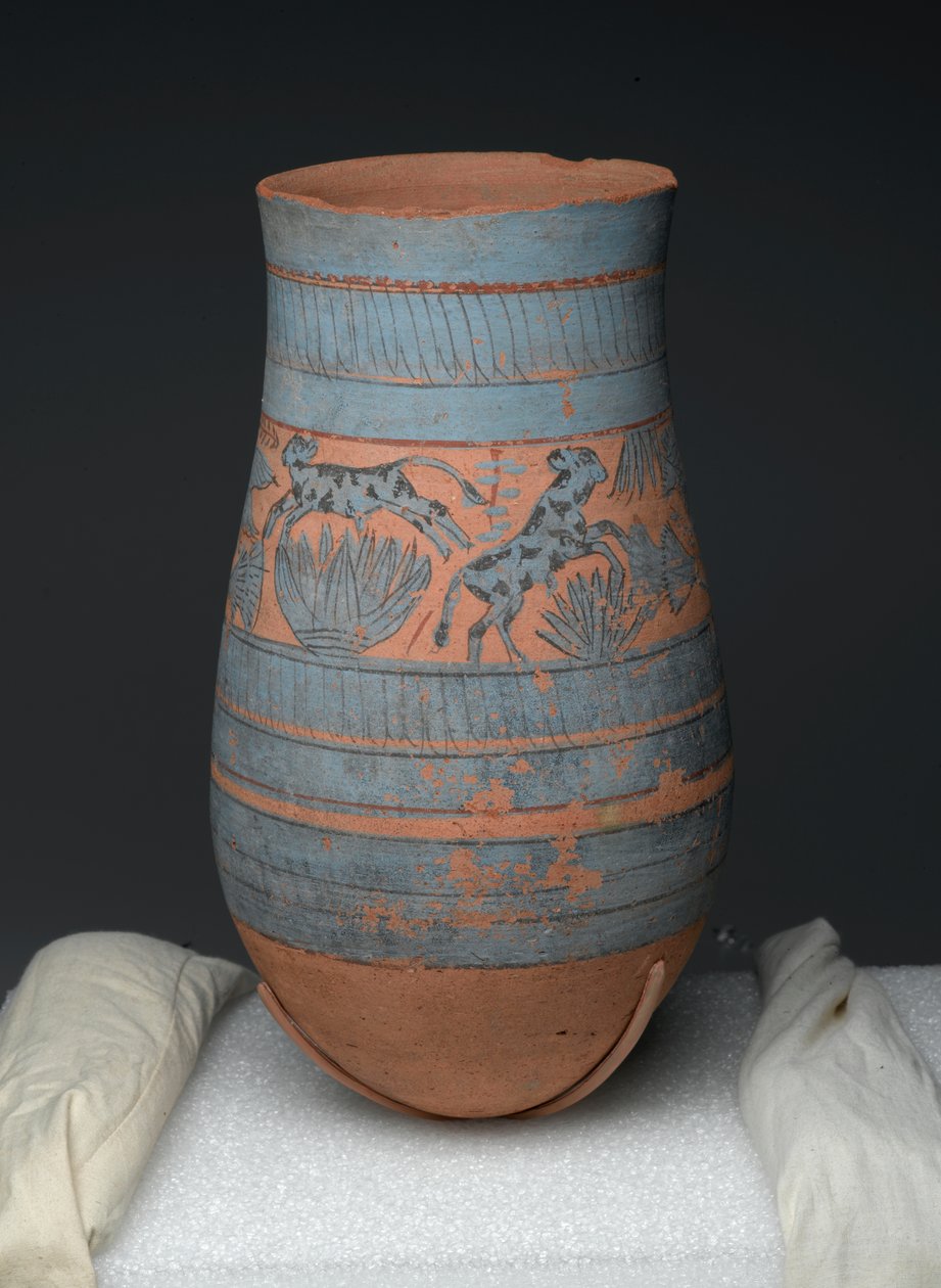Bakireler, inekler ve bataklık bitkilerinin boyalı tasarımlarına sahip gözyaşı şeklindeki vazo, Yeni Krallık, MÖ 1390-1353 (boyalı pişmiş toprak) by Egyptian 18th Dynasty