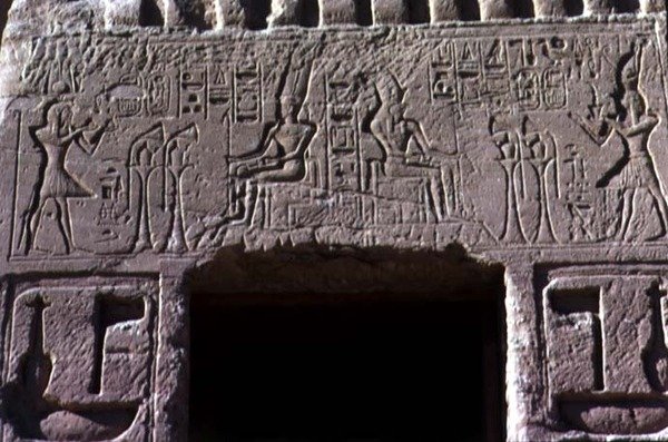Kraliçe Nefertari Tapınağı