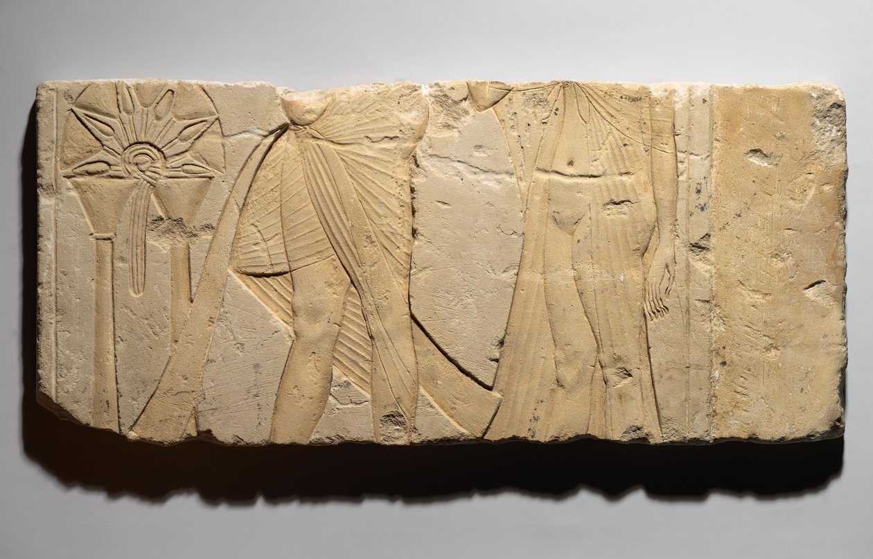 Tell el-Amarna, New Kingdom, c.1353-1336 M.Ö. (kireçtaşı) bir adak sahnesini betimleyen kabartma by Egyptian 19th Dynasty
