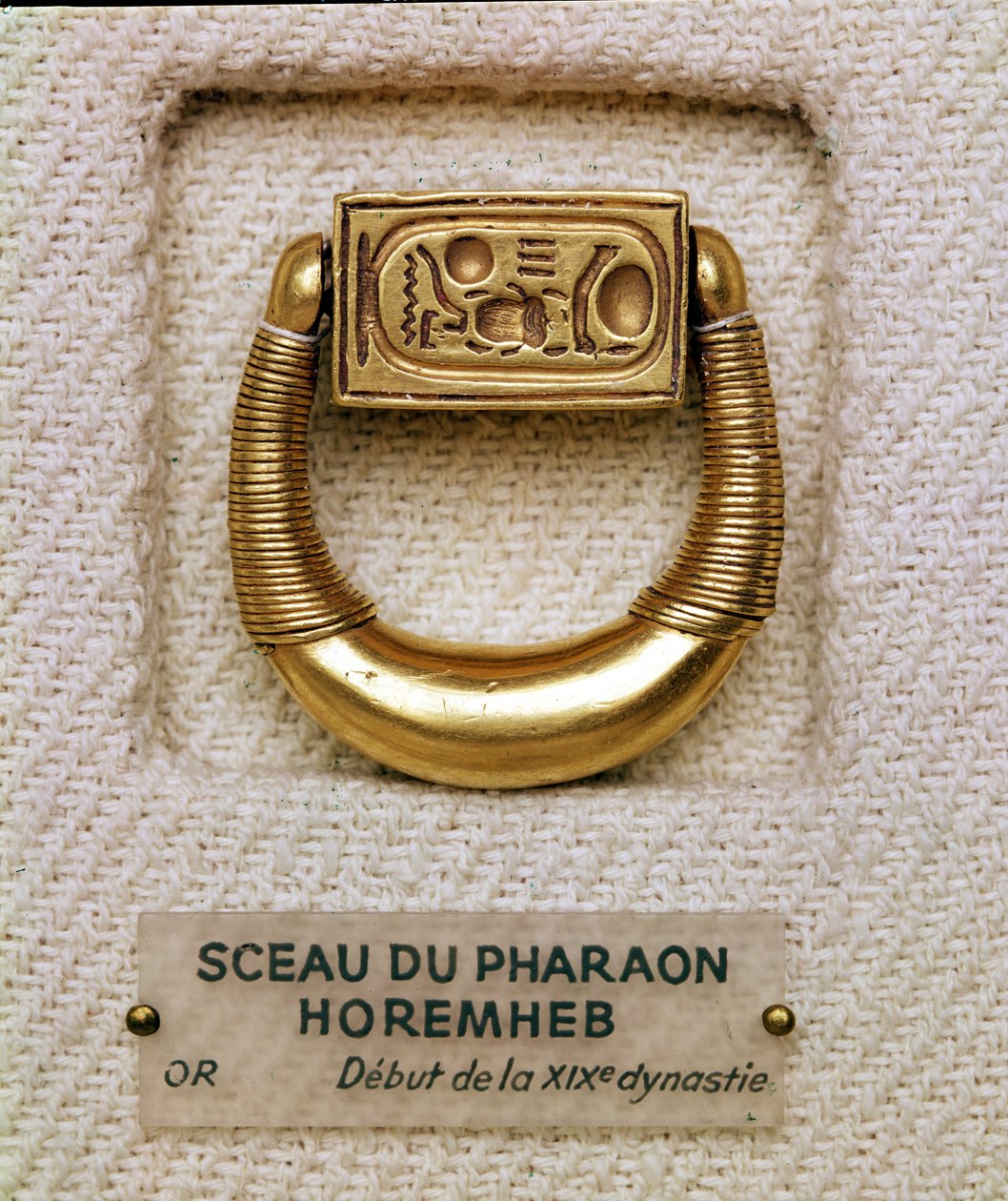 General Horemheb (c.1323-1295 BC) Yeni Krallık (altın) mührü ile yüzük by Egyptian 19th Dynasty
