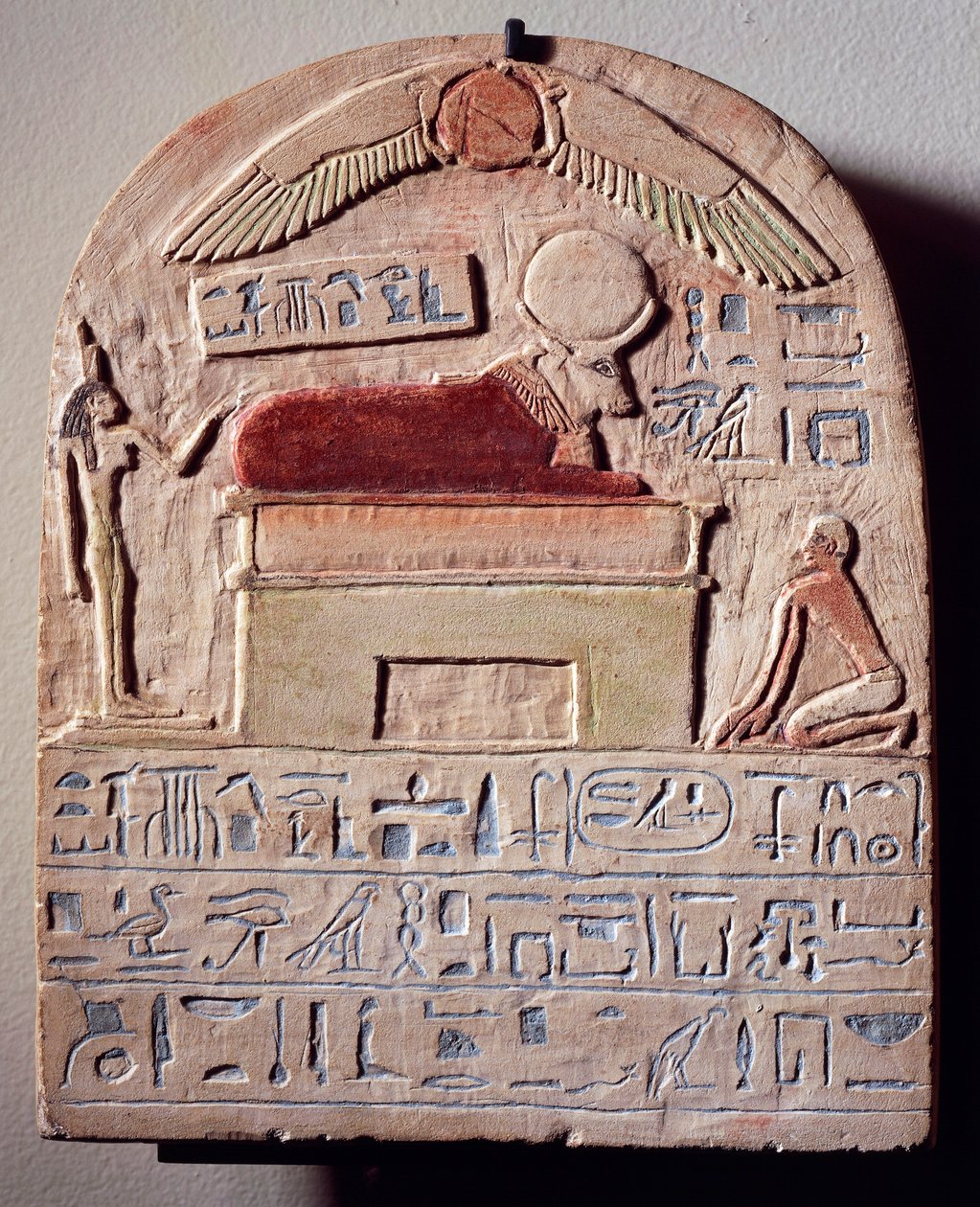 Tanrı Apis'in boyalı kireçtaşı steli by Egyptian 21st Dynasty