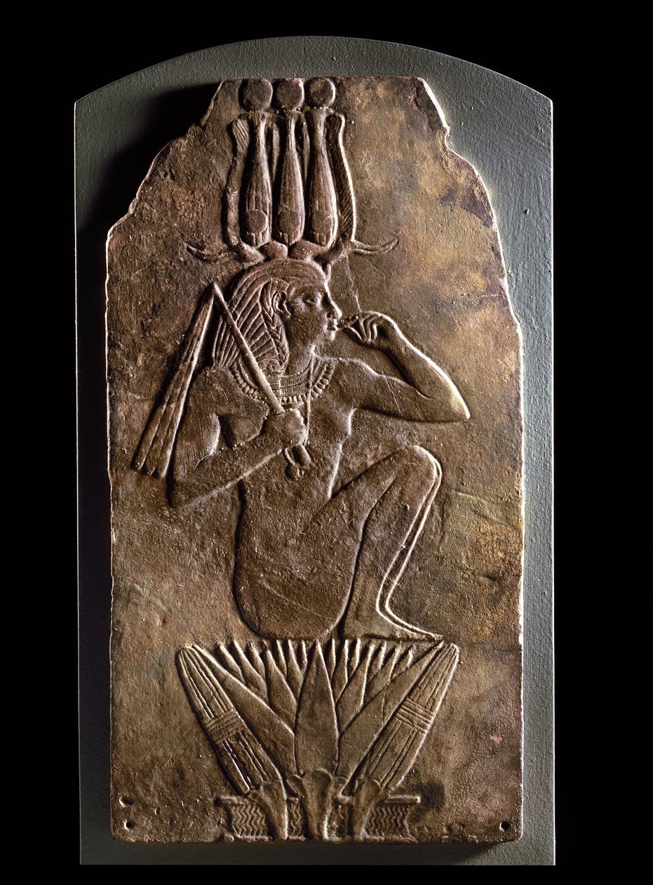 Lotus çiçeğinden (fayans) çıkan çocuk tanrı olarak II. Iuput Plaketi by Egyptian 23rd Dynasty