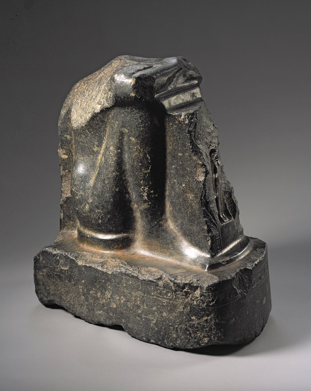 Naofor bir heykel parçası, Geç Hanedan Dönemi (bazalt) by Egyptian 26th Dynasty