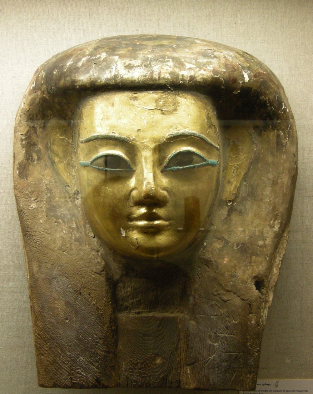 Bir lahit başı, Sait Dönemi (altın varaklı hurma ağacı) by Egyptian 26th Dynasty