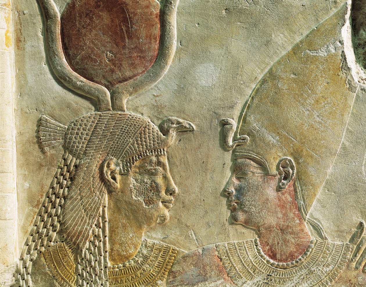 Tanrıça İsis tarafından karşılanan Kral II. Nectanebo (MÖ 360-343), Saqqara'daki Serapeum'dan boyalı kireçtaşı kabartması, detay by Egyptian 30th Dynasty