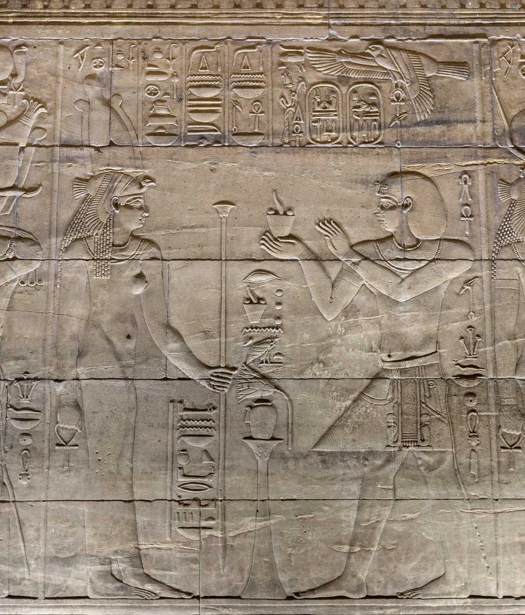 İç kutsal alandaki kabartmalar, Philae tapınağı, Aswan, Mısır by Egyptian 30th Dynasty