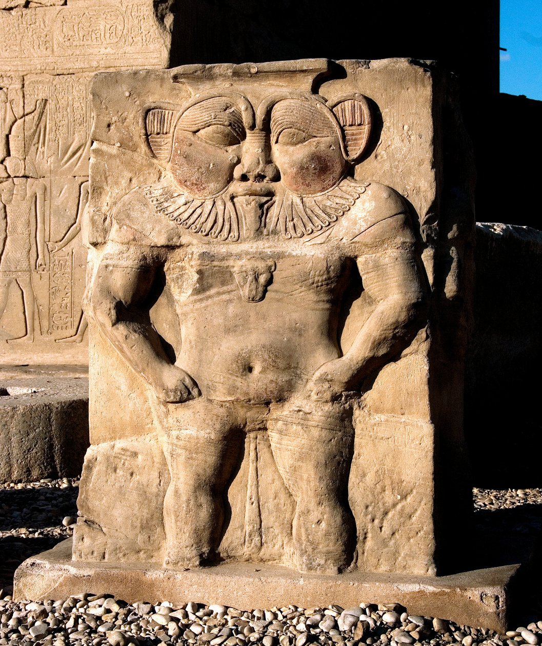 Mısır antikaları: tanrı Bes. Tanrıça Hathor