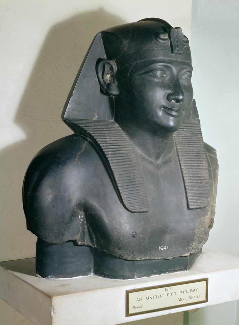 Mısır tarzı bir Ptolemy I heykelinin parçası, MÖ 305-283 (bazalt) by Egyptian Ptolemaic Period
