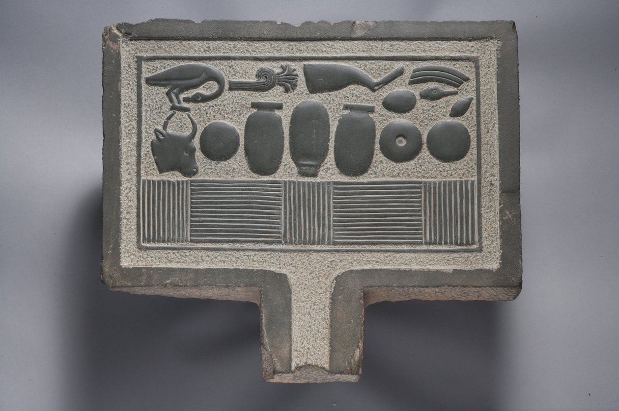 İkram masası (greywacke) by Egyptian Ptolemaic Period
