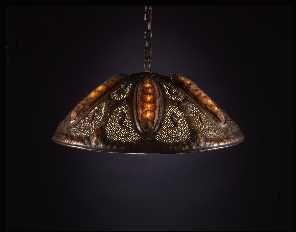 Avize, c.1910 (bakır ve chiton kabuğu) by Elizabeth Eaton Burton