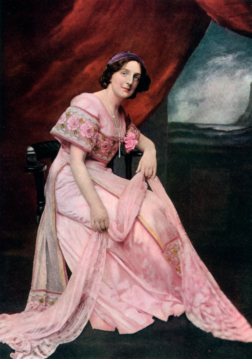 Edith Clegg, 1911-1912 by Elliott and Fry